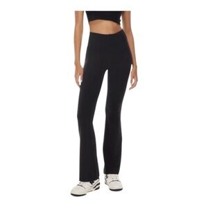 TNA Aritzia Hold It Atmosphere High Rise Black Flare Leggings Medium